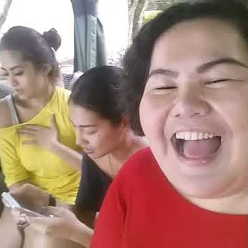 Celana Dalamnya Kelihatan
