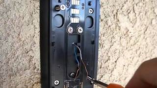 Unboxing the ring doorbell and installing it. didn't go into details
on specs of product this video is more for what you get in package how
t...