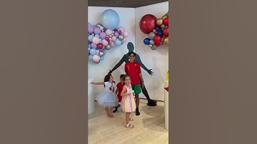 Thumbnail of Ronaldo’s family hitting the SIUUUU 🥺