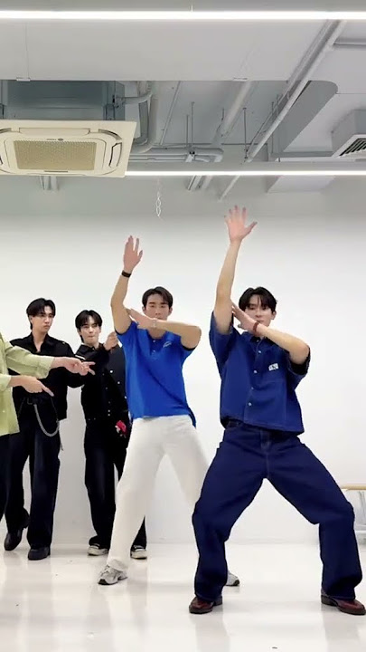 Download lagu Perfect 10 Liners gang is so cute🫶🏻#perthsanta #perthtanapon #santapp #tiktokvideo#gmmtv#fypyoutube