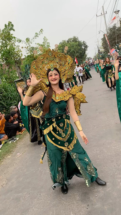 Peserta karnaval cantik