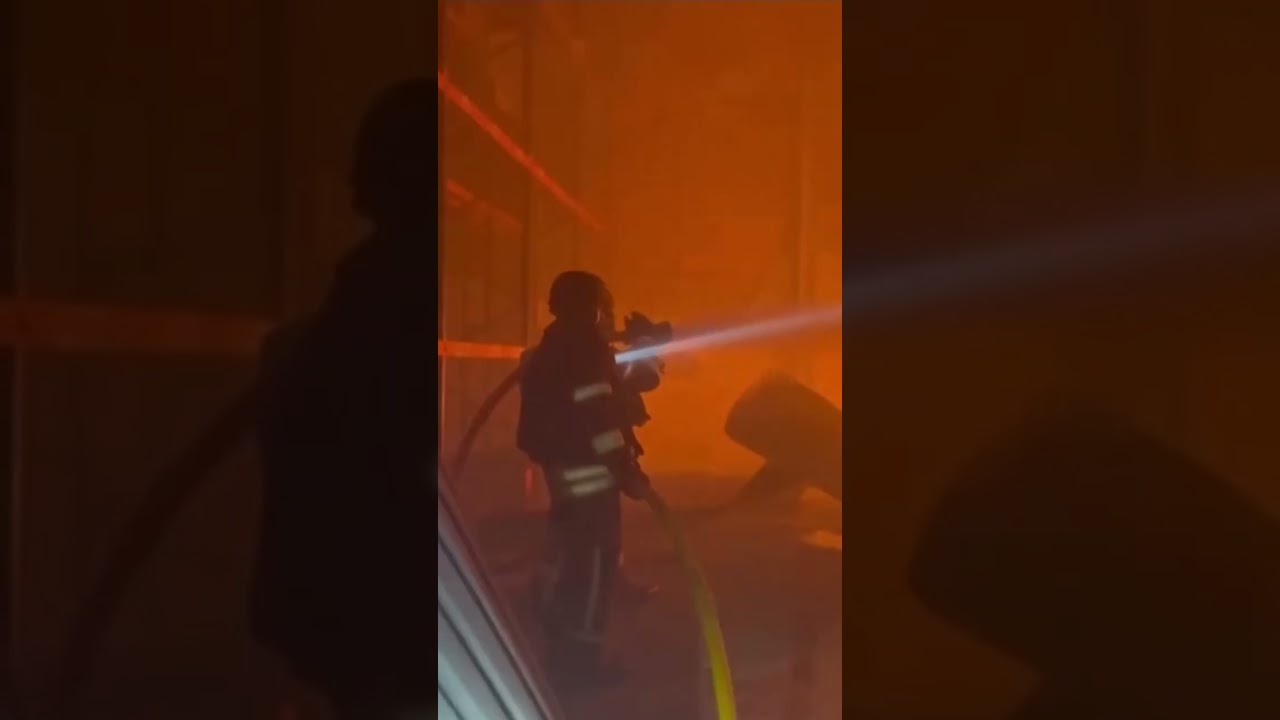 Russian Drone Strikes Continue: Yahotyn Warehouse Under Massive Fire | DWS News | AH1C