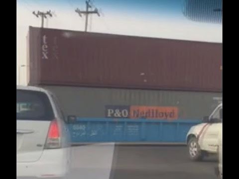 سكة القطار تتعامل بمبدأ في ذمتكم ما احد يمر الأحساء نيوز