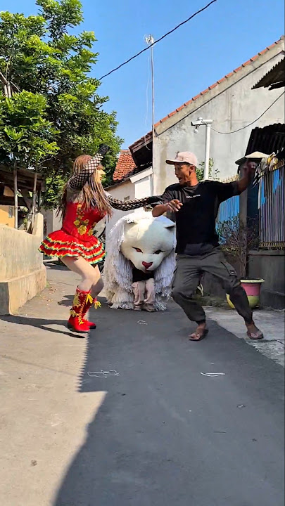 Kasiahan Alika Di Makan Can Macanan