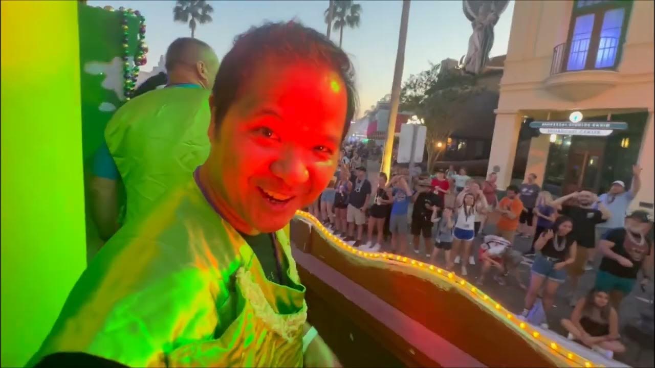 mardi gras float ride and dine experience