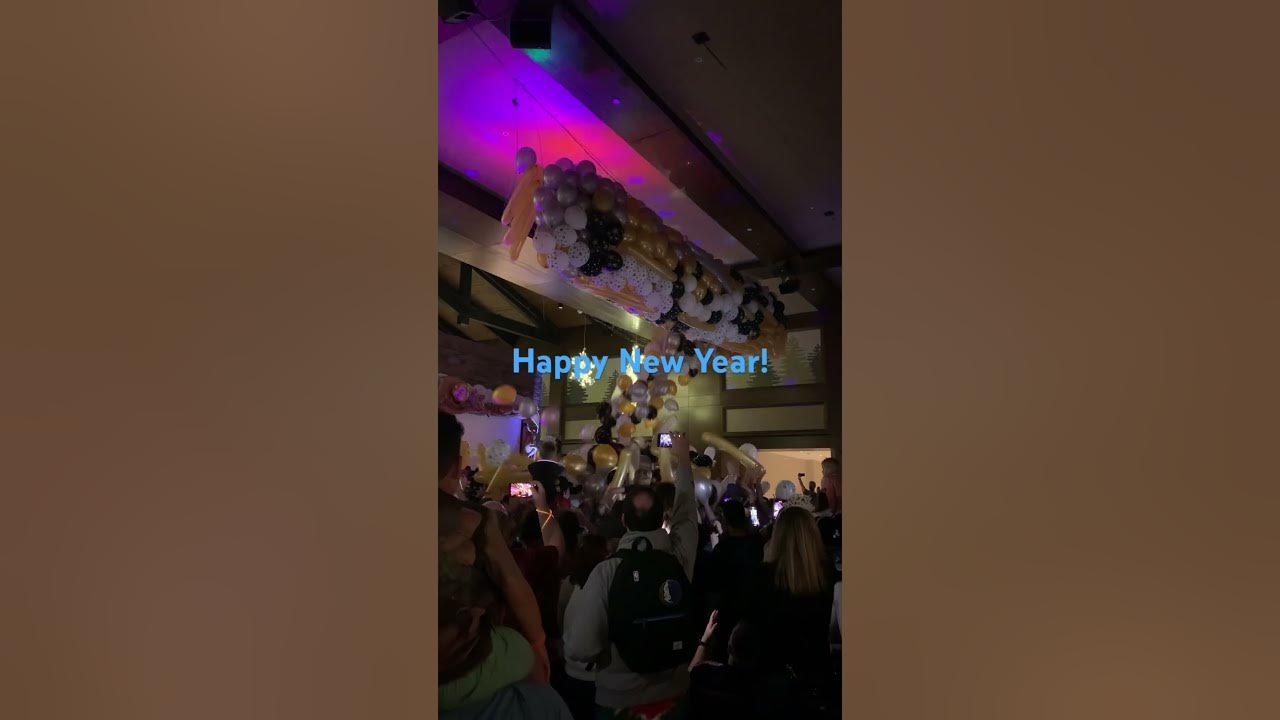 Great Wolf Lodge. New Year’s Eve Balloon Drop. YouTube