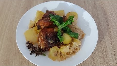 Kuře s bramborami z jednoho pekáče