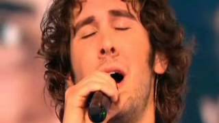 Josh Groban singing "Petit Papa Noel" on Methode Cauet in France on 12-21-07