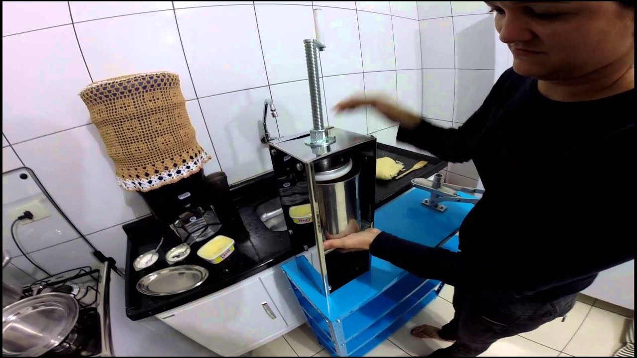 Kit Churros Uma Masseira de Fuso e Doceira Recheadeira  Lojas Granero