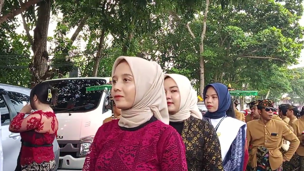 Gendang Beleq ngiring pengantin Sakra 