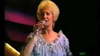 Tammy Wynette-Medley .....