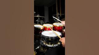 Listen how AWESOME this snare drum sounds! 🥁