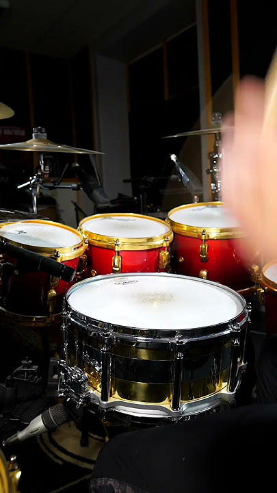 Listen how AWESOME this snare drum sounds! 🥁
