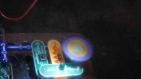 Snap Circuits Light | Project 48: Stable Strobe Effects (SEIZURE WARNING)