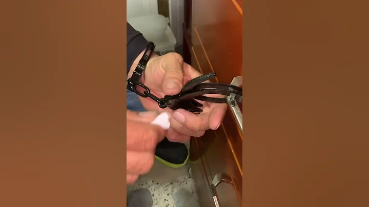 How to remove handcuffs without a key.