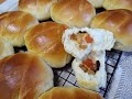     dough buns with sour creampastaj bulkoj kun acidkremo