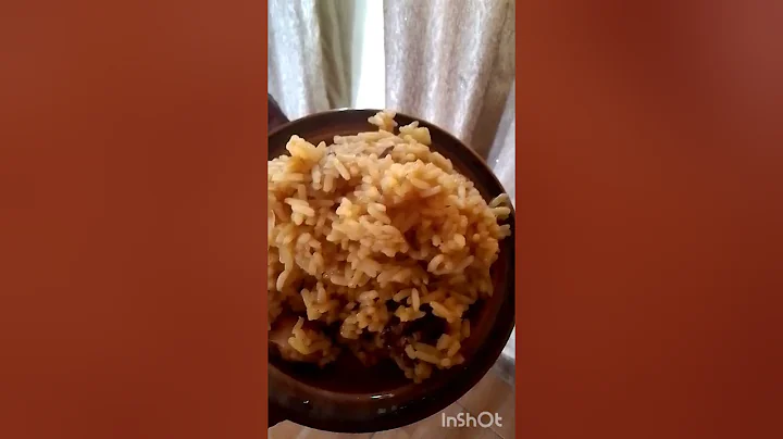 friendly budget simple jollof rice 🍲 with smoked mackerel fish 🐟  #nigeriandish #nigerianjollofrice