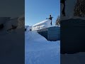 年期の入った車庫の雪下ろし慎重にラスト🌈 #hokkaido #屋根雪下ろし