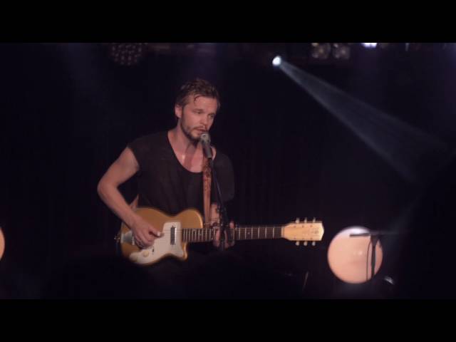 The Tallest Man On Earth - On Every Page - live in Budapest 2016 (7/11) class=