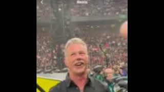 James Hetfield of Metallica Enjoys Megadeth's 'Peace Sells' in Concert