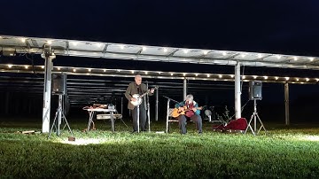 Dr. Banjo (Peter Wernick) playing iconic banjo song at Jack