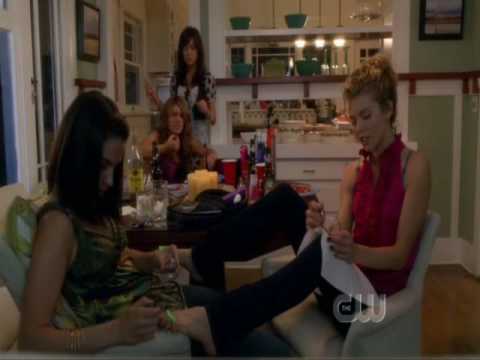 90210 - Annie drunk