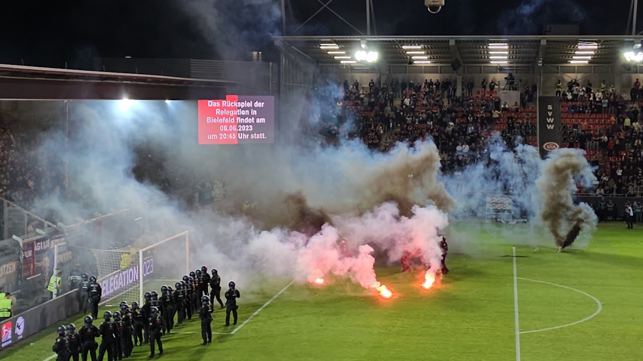 Das Skandalspiel Relegation Wehen Wiesbaden Arminia Bielefeld Saison 22/23 Aufstieg Liga 2 / Pyro