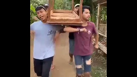Goyang peti mati versi indonesia pasti kalian tertawa