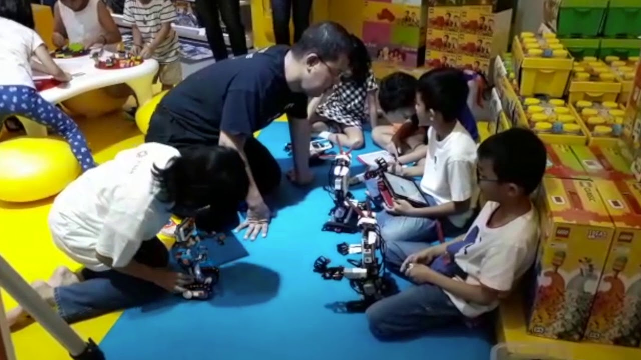 BotKiDo session at LEGO@IOI City Mall - YouTube