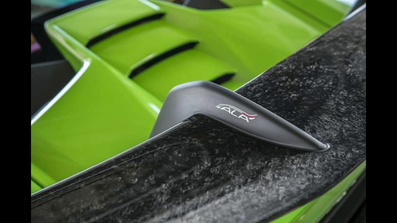 ALA carbon spoiler of green Huracan Performante
