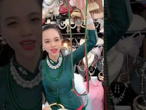Dây chuyền tua rua hạt ngọc bích giả phong cách Tr