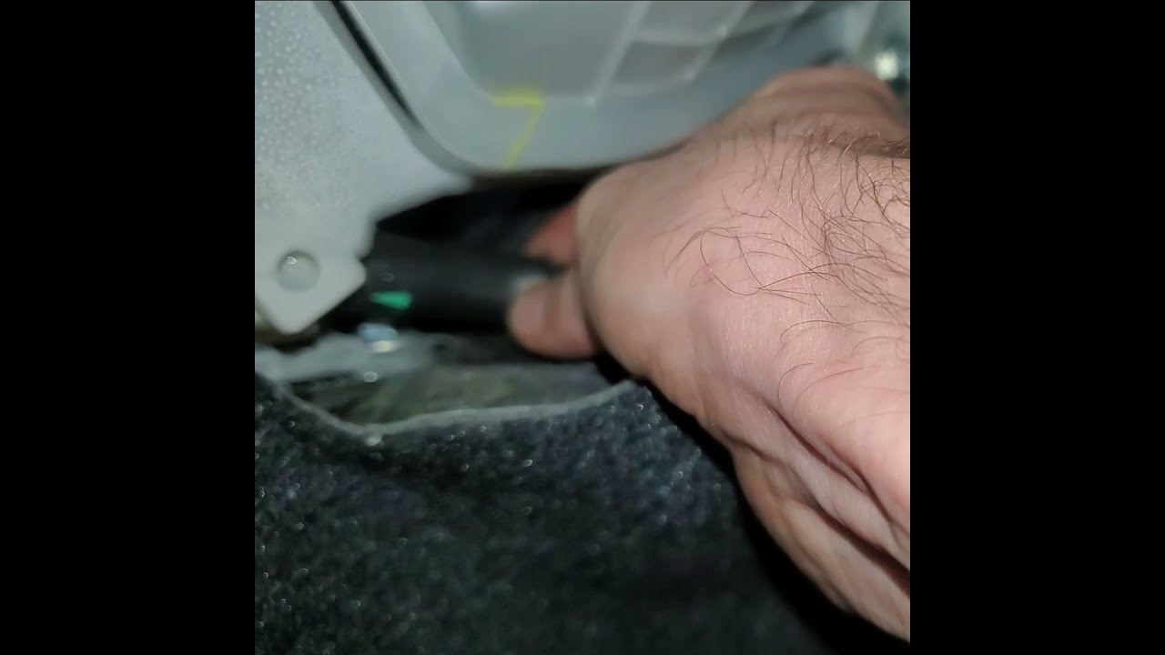 Unclogging Toyota AC Drain