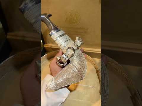 خناجر عمانية صياغة يدوية