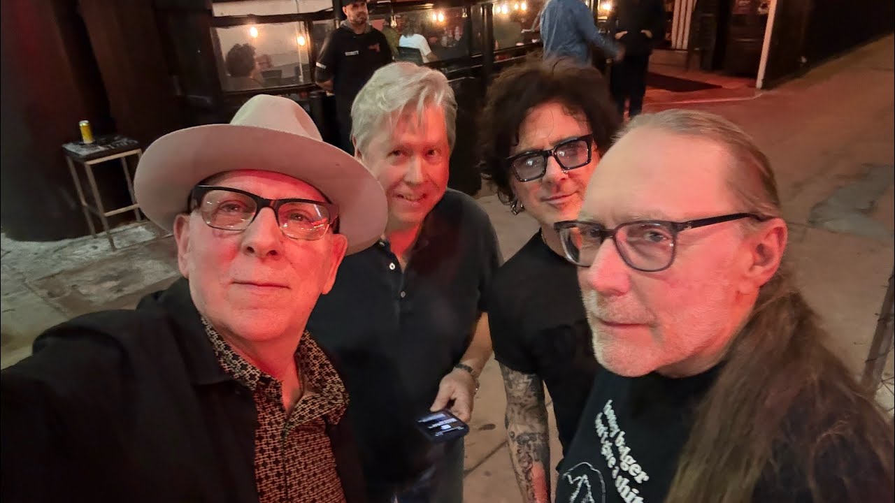 VinylCon Los Angeles & Permanent Records Roadhouse
