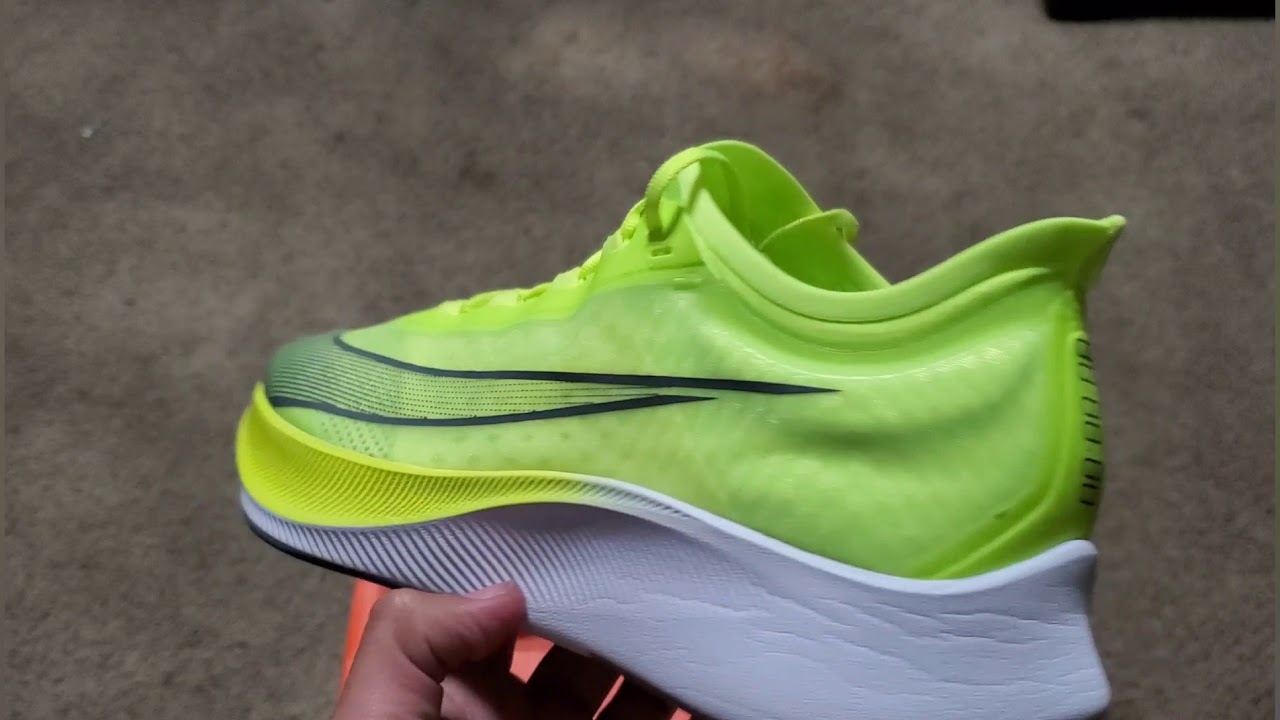 nike zoom fly 3 volt