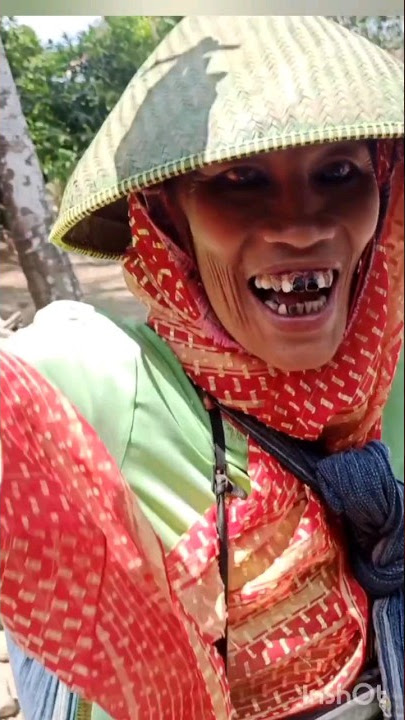 'Nenek Jangkung' teriak MERDEKA!!! #karnaval #pitulasan #hutri78 #karnavallucu