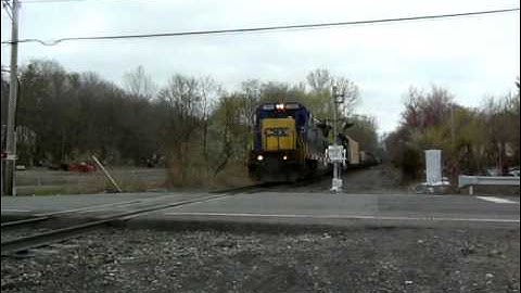 CSX Dash 8-40c leads Mixed Freight in Blauvelt