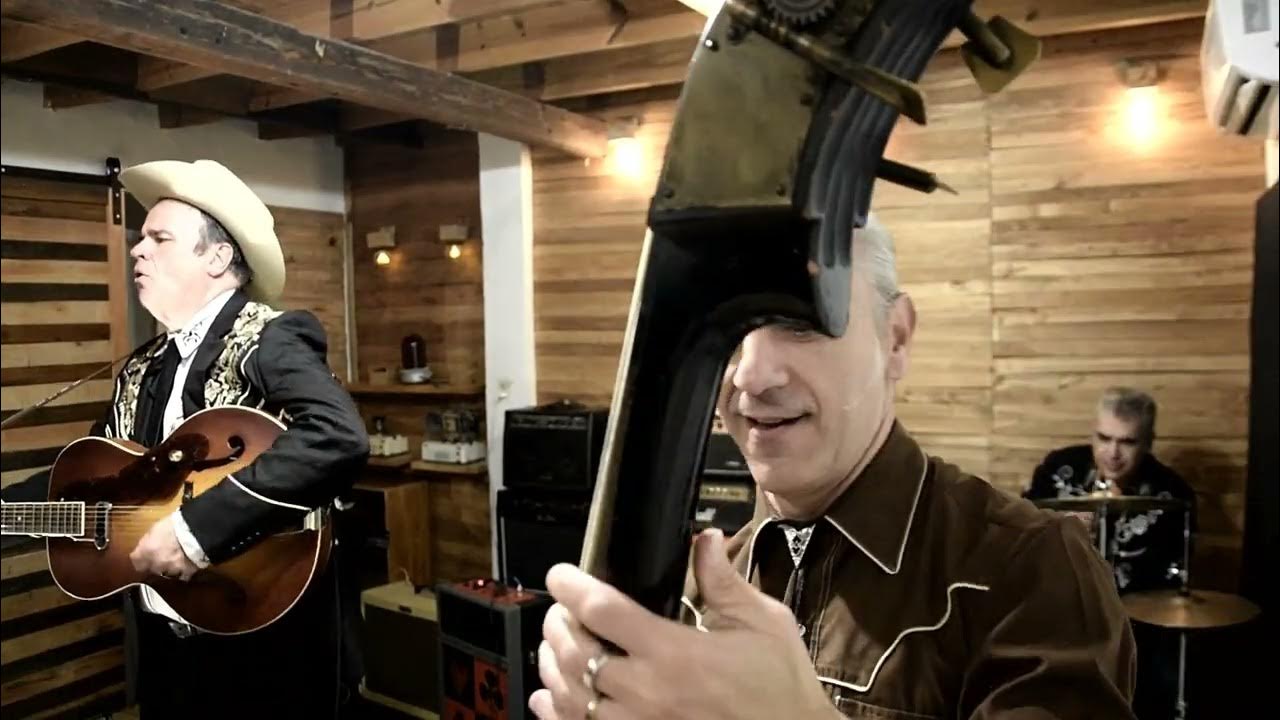 Walking sam. Sam walk. Robert johnson poster. Bloodshot sam tinnesz. Sam walk.