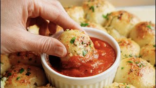 Pull Apart Garlic Wreath Bread