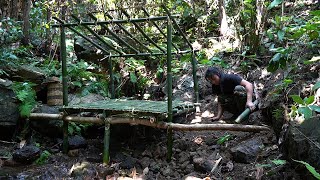 Bamboo Survival Shelter, Wild Food, Catch and Cook: Survival Alone | EP.249