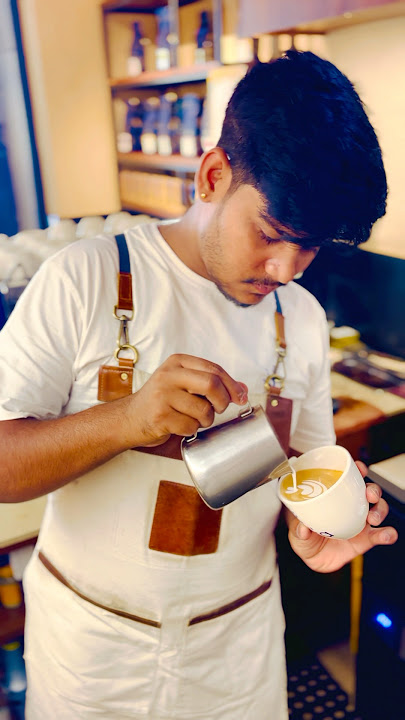 Cafe mocha  vs cappuccino ￼ #cover #coffee #barista #varal
