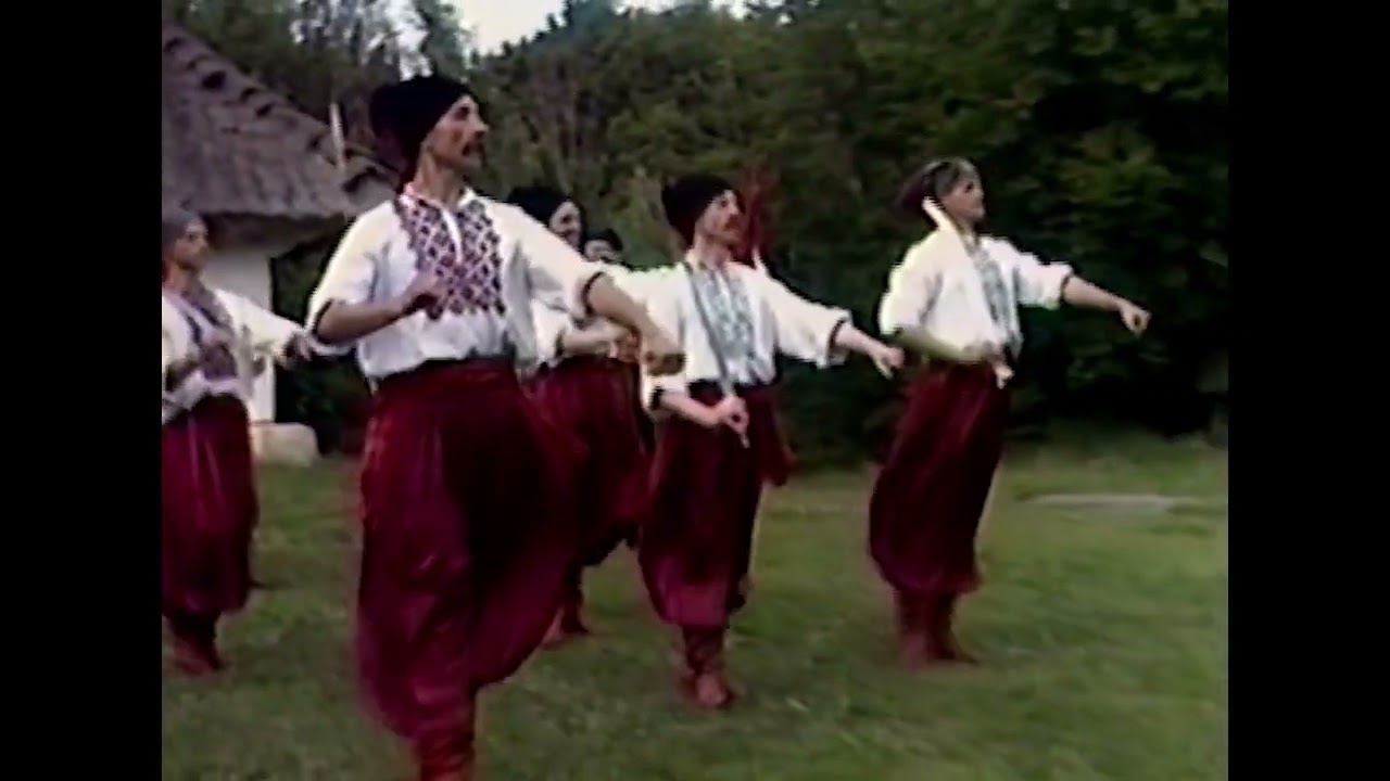 ЧЕРКАСЬКІ КОЗАКИ (частина 6) - пісня "Козаченьки-козаки" (танець з шаблями). 1995 рік