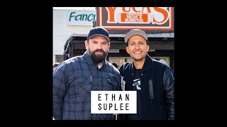Electric Taco: Ep 25 w/ Ethan Suplee
This week we have Actor and host of the American Glutton Podcast, Ethan Suplee as our Electric Taco Guest. Ethan has gone through an inspirational weight loss journey and shares the mindset it takes to attain your goals!
For the punk rock mix mentioned in video check out - https://www.mixcloud.com/vice/vice-x-ethan-suplee-x-workout-punk-mix/
Yucas Tacos- https://www.yelp.com/biz/yucas-los-angeles
Follow Ethan Suplee:
https://www.instagram.com/ethansuplee/
https://twitter.com/ethansuplee
https://www.instagram.com/americangluttonpodcast/
Follow VICE:
https://open.spotify.com/user/djvice
http://facebook.com/djvice
http://soundcloud.com/djvice
http://instagram.com/djvice
http://twitter.com/djvice
http://www.djvice.com Electric Taco: Ep 25 w/ Ethan Suplee
