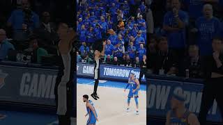 SILENCIÓ A TODO EL ESTADIO CON ESTE TIRO! #nba #basketball #baloncesto