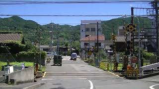 00823　ＪＲ西日本・南海電鉄橋本駅の近くの西側の踏切　南海高野線の踏切から