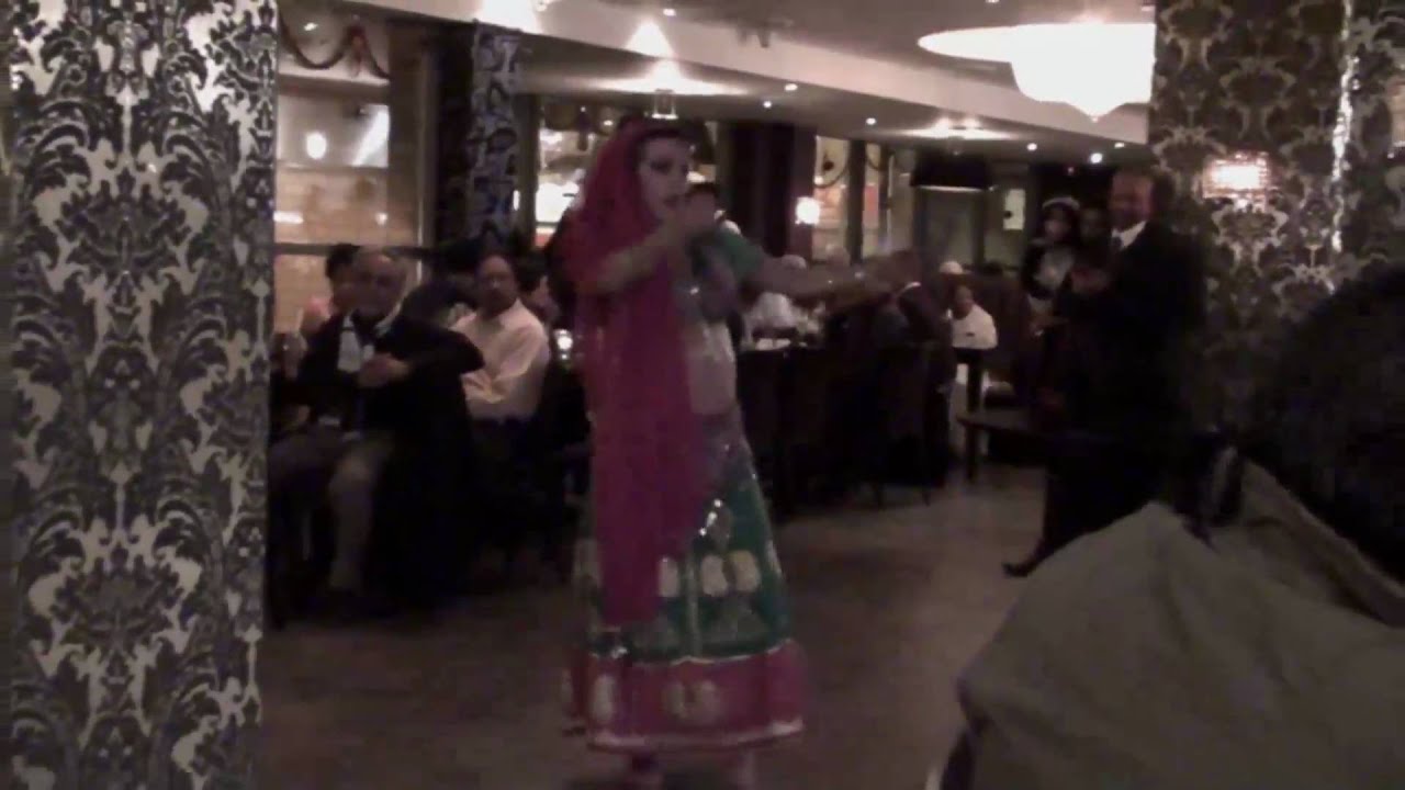 belly piercing Bollywood Dance to Aaja Nachle by Ishtar