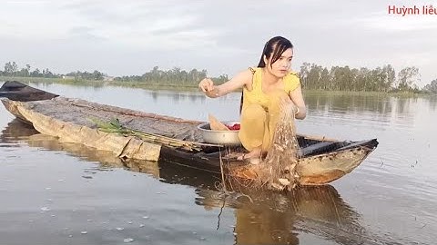 Sáng sớm em tranh thủ ra đồng giăng lưới dính toàn cá khủng