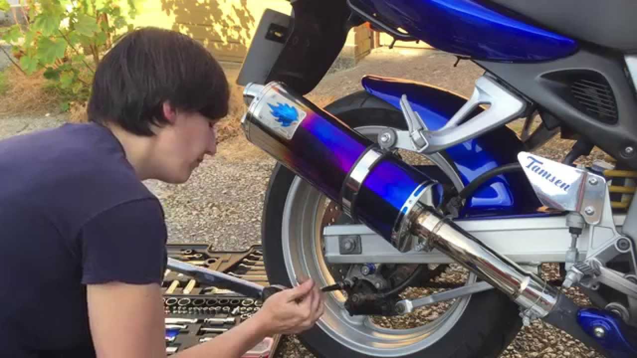 Téléchargement gratuit Images Funny Female Motorbike Mechanic Moment Youtube actualisé par