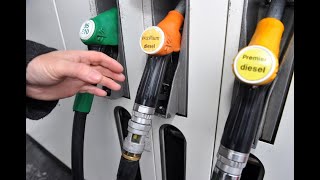 Les prix des carburants continuent de baisser