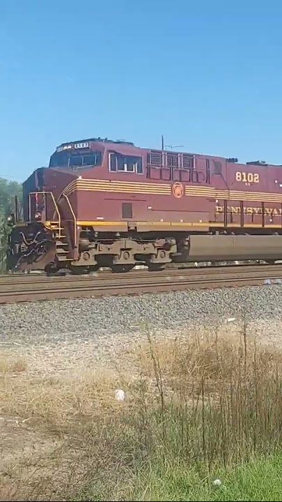 NS 8102 THE PENNSYLVANIA HERITAGE UNIT LEADS INTERMODAL
